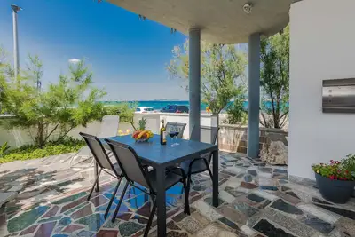 Image de Appartement d'une chambre prés de la plage Vir (A-21812-a)