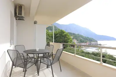 Appartement d'une chambre avec la terrasse et la vue sur le mer Podgora, Makarska (A-21817-b)