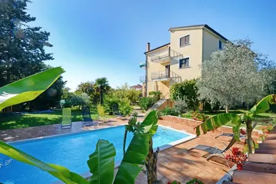 Image de Appartement de deux chambres avec le balcon Valica, Umag (A-21926-b)