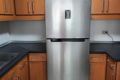 Image de Spacious 775 sq ft 1 br Condo - attached to Robinson's Mall, pool gymn \n