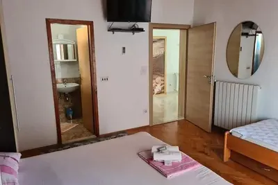 Image de Appartement de deux chambres avec le balcon et la vue sur le mer Tucepi, Makarska (A-22005-b)
