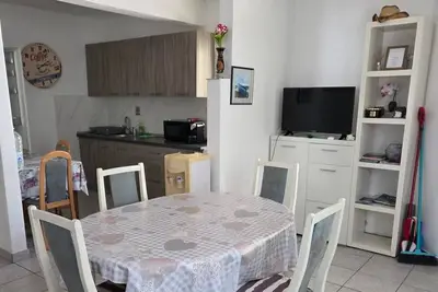 Image de Appartement de trois chambres prés de la plage Vir - Lozice, Vir (A-22044-a)