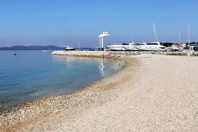 Image de Appartement de deux chambres avec le balcon et la vue sur le mer Zadar (A-22078-a)