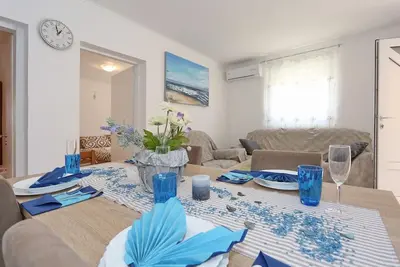 Image de Appartement de deux chambres avec air conditionné Vir (A-22134-c)