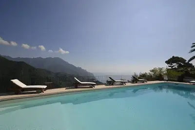 Image de Villa Stilnovo Grande: A splendid and luminous two-story villa which faces the sun and the sea, with Free Wi-Fi.