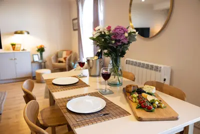 Image de Beautiful Castle Views in Historic Town Centre - 'The Knight's Watch’ Apartment