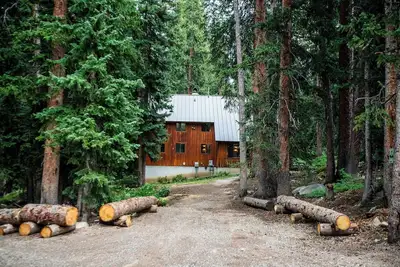 Image de Cabin on Edge of Forever by Cottonwood Lodging