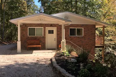 Image de 2-Bedroom Bungalow on Triplett Creek – Near Cave Run Lake!