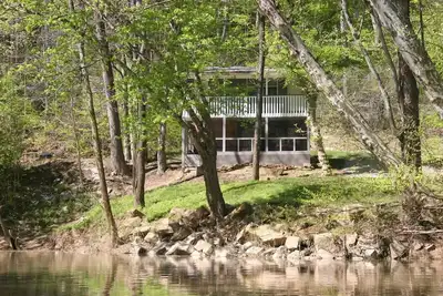 Image de Cabin & Screened Porch with Scenic Views on Triplett Creek – Near Cave Run Lake!