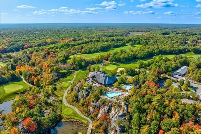Image de Luxury Modern Muskoka Retreat at Muskoka Bay Resort