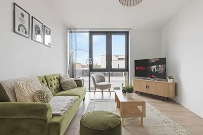 Image de Spacious Modern Well-furnished 3-Rm flat. 10 mins to Ldn center. Sleeps 7.