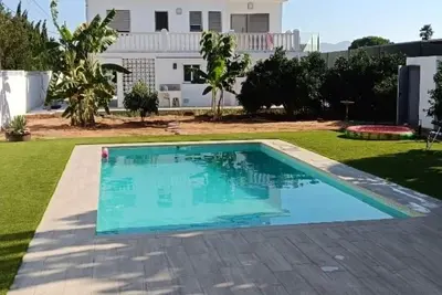 Image de Chalet de 2 Plantas con Piscina Privada en la Playa de Denia
