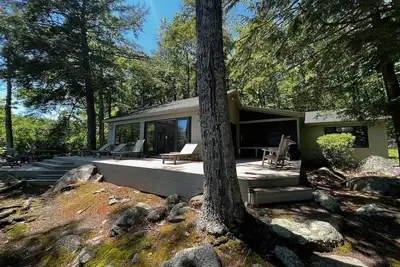 Image de Charming 4-bedroom, 2-bathroom home located on Mink Island.