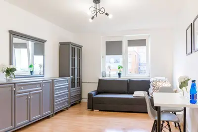 Image de Apartment of 67 m2, 3 bedrooms. Excellent location on the main street.