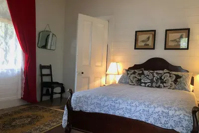 Image de Original 1895 cottage, magnificent uninterrupted views of valley.