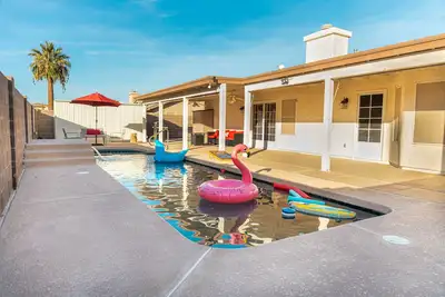 Image de Game Room/ Pool  Cozy Home in Yuma