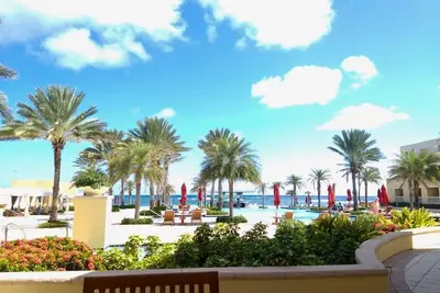 Image de The Old Luxurious Westin to the new Marriott