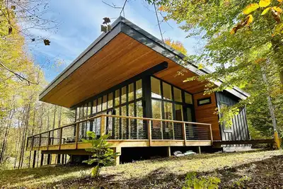 Image de Anjuna River House - the hidden Scandi cabin on 12 acres in Southern Indiana!