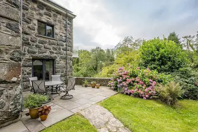 Image de Two Bedroom Holiday Cottage On The Banks of The River Dwyfor | Melin-Dwyfor