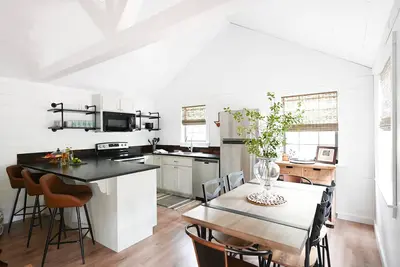 Image de Cozy 12th Man Cottage 20 Minutes from Texas A&M!