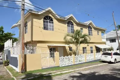 Image de 10 min walk from the beach! Serenity meets Luxury - Villa with 5 units