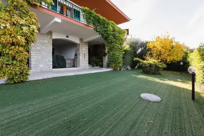 Image de Villa à Torri del Benaco avec vue sur le Garda
