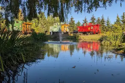 Image de 7 Themed Cabooses - Pet Friendly