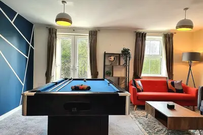 Image de Spacious House | Parking | Long Stay Discount