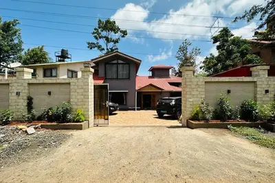 Image de Adhiraj Villa is a luxurious villa located in Panchgani-Mahabaleshwar Road.