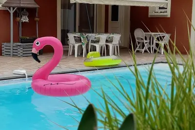 Image de Maison spacieuse avec piscine et jardin \nDISPONIBILITE Restante  9 Au 20 Aout