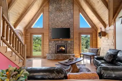 Image de Pet + Family Friendly, 4 mins to Golf, on the Bourbon Trail, & close to the Ark!