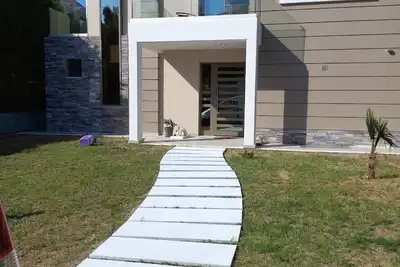 Image de Extraordinary residence combining unlimited sea view and pure nature.