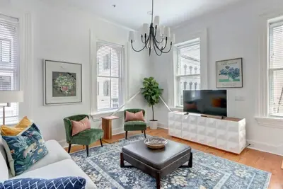 Image de Above the Wok, Comfortable | Perfectly Located