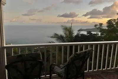 Image de New Jan. 2024- Breezy Northside Home~Ocean View~ Wifi ~ Balcony ~ Pet Friendly