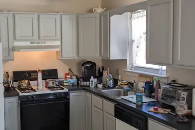 Image de 4 Bedroom house with deck. One block to beach and bay.