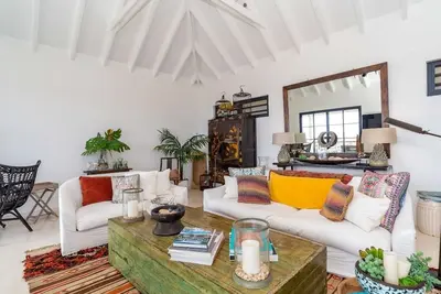 Image de Magnificent 2 Bdrm Villa w Pool & Jacuzzi