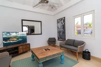 Image de Spacious 6 Bdrm Luxury Villa w 2 Pools