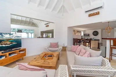 Image de Peaceful 5 Bdrm Villa w Stunning Views