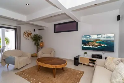 Image de Newly Built 3 Bdrm Villa w Beach Access