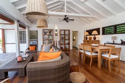 Image de Colonial Style 2 Bdrm Villa w Ocean Views