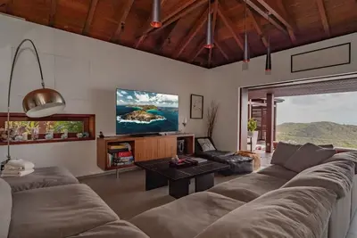 Image de New 5 Bdrm Villa w Exceptional Views