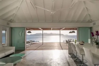 Image de Contemporary 4 Bdrm Villa w Glorious Sunsets