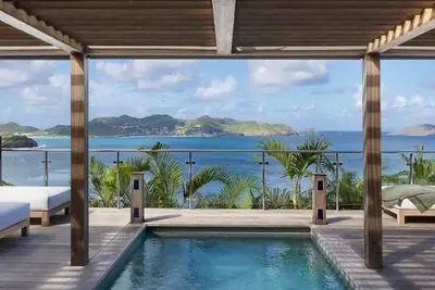 Image de 4 Bdrm Balinese Haven w Bay Views