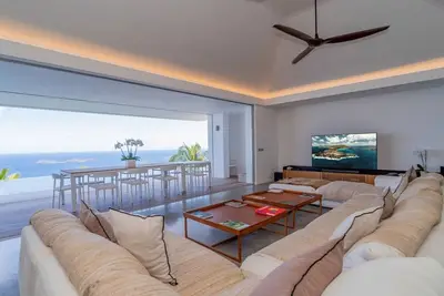 Image de Luxurious 5 Bdrm Modern Villa w Pool