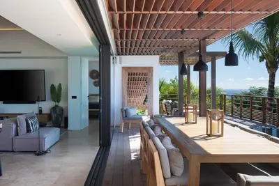 Image de Contemporary 4 Bdrm Villa w 2 Pools