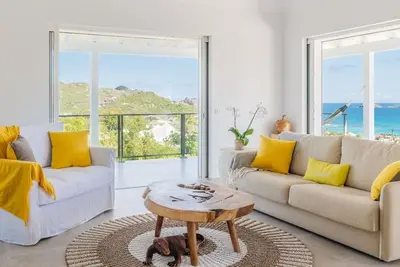 Image de Newly Built 6 Bdrm Villa w Cinema and Fitness