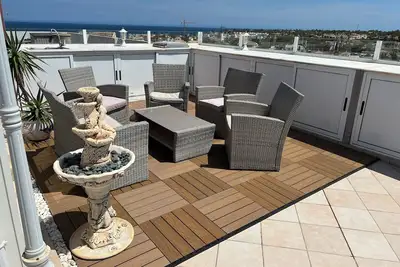 Image de Exceptional penthouse boasting expansive rooftop solarium La Zenia Beach – 2255