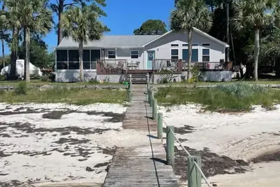 Image de Coastal Adventures Waterfront!