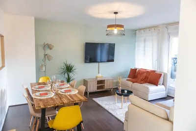 Image de Bonjour to Paris - Disney, Rer, Parking, 7 personnes