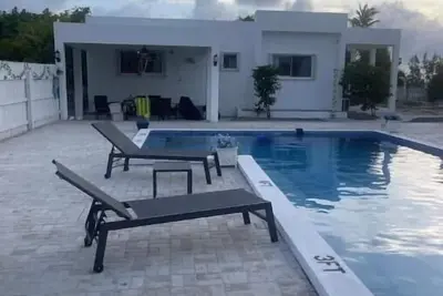 Image de Modern ocean villa with heated pool